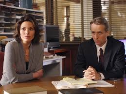 Uk verze natočená podle televizního krimi seriálu usa,který vypráví příběhy dvou oddělených ale stejně důležitých skupin: Law Order On Tv Series 7 Episode 2 Channels And Schedules Tv24 Co Uk