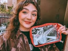 Honest Alleyoop Review: Is This Travel Makeup Worth Taking Up Space In Your  Suitcase?