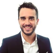 C'est avec une grande joie et beaucoup d'émotion que je vous annonce être… 