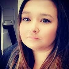 Amber Eversole's Instagram, Twitter & Facebook