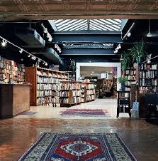 A Favorite Bookstore Loganberry On Larchmere In Ohio Oodles Of Rooms Old And New Bookstore Books Bookshop
