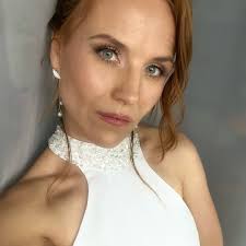 Can anyone recommend me a good photographer? (profesional or semi  profesional). We would like to take authentic family photos in the Masaya  region