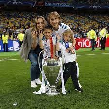 Лука модрич уже шесть лет играет в одном из лучших клубов европы. Agent Vanya 5 Faktov O Supruge Poluzashitnika Sbornoj Horvatii Luki Modricha Hello Russia