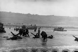 O dia d envolveu o desembarque simultâneo de milhares de tropas em cinco praias na normandia. Batalla De Normandia Las 11 Magnificas De Robert Capa Las Unicas Imagenes De