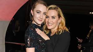 Ammonite est un film réalisé par francis lee avec kate winslet, saoirse ronan. Kate Winslet Details How She And Saoirse Ronan Choreographed Their Sex Scene In Ammonite Entertainment Tonight