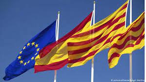 Von 1506 bis 1785 zeigte die spanische kriegsflagge mit hinweis auf die herkunft der. Katalonien Adios Spanien Adeu Eu Europa Dw 12 09 2017