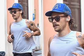 Maybe you would like to learn more about one of these? Pictures Of Harry Styles Running In Rome
