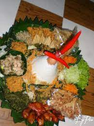 Nasi Tumpeng Lauk Sayur Gudangan