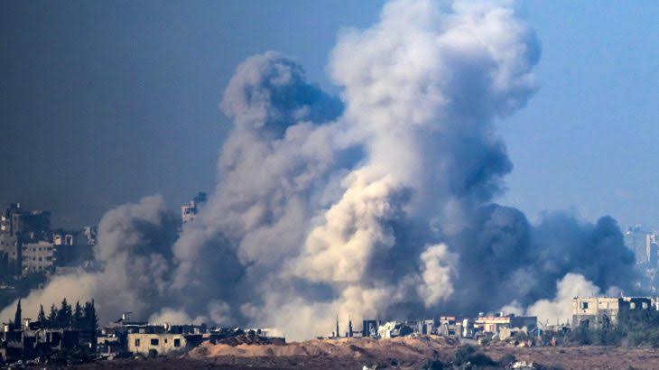 Tirai Asap Geopolitik: Agresi di Gaza berlanjut di bawah bayang-bayang konflik regional., AI generated