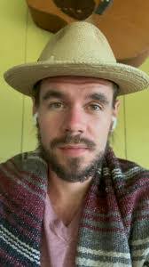 Kent Costa's Instagram, Twitter & Facebook