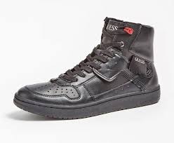 La basket pour homme est le style de chaussures le plus tendance auprès des jeunes. Sneakers Montantes Dunk Cuir Veritable Guess Baskets Homme Guess Ventes Pas Cher Com Sneakers Baskets Guess Basket Homme