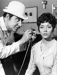 Laurie johnson acteurs principaux :patrick macnee (vf : Chapeau Melon Et Bottes De Cuir Wikipedia
