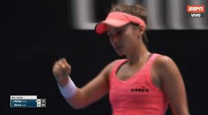 The world number one fought back from the brink at. Espn Tenis On Twitter Australiaxespn Senal De Alerta En El Rod Laver Arena Lauren Davis Se Quedo Con El Primer Set 6 4 Ante Simona Halep La N 1 Del Mundo En Jaque Https T Co K5ky4hgxrj