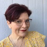 Melissa Lipscomb's Instagram, Twitter & Facebook