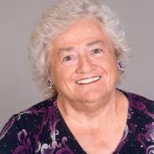 Holly Amstutz's Instagram, Twitter & Facebook