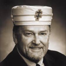 What are some good restaurants for lunch or dinner near Villa del Palmar?