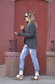 Sarah Jessica Parker Wears Socks With Sandals In New York Love The Socks Socks And Sandals Sarah Jessica Parker How To Wear