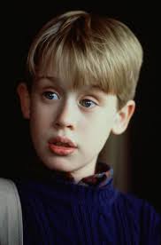 Bei den vorbereitungen steht kevin allen im weg und wird auf den speicher verbannt. Macaulay Culkin Das Turbulente Leben Des Ehemaligen Kinderstars