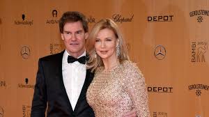 1 day ago · veronica ferres wird zur truckerin die kommentare ihrer fans tragen mit sicherheit zu ihrer guten laune bei, denn unter dem posting reihen sich die komplimente aneinander. Radikale Veranderung Darum Tragt Veronica Ferres Einen Bob Promiflash De