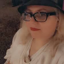 Thriends! I wove this basket! It was a learning curve but also fun and so  gratifying. Now it ain't no room in this house for new hobbies so I'll have  to do