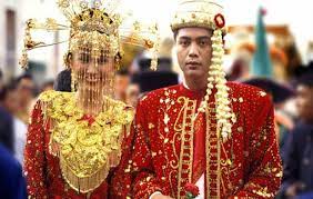Di artikel ini kita akan membahas tentang pakaian adat dari dki jakarta. Baju Pengantin Adat Betawi Dki Jakarta Pengantin Gaun Perkawinan Foto Perkawinan