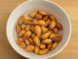 Soaked Almonds Vs Raw Almonds What Is Better Why Soaked Almonds Are Better Than Raw