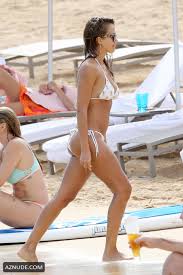 Jessica Alba Sexy in Funny Pineapple Bikini During Vacation in Hawaii -  AZNude
