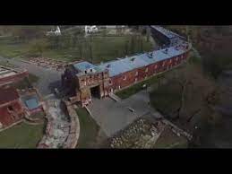 При модернизации кирпичный свод был накрыт сверху толстой бетонной подушкой. Brestskaya Krepost S Vysoty Ptichego Poleta Youtube