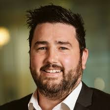 Damien Pearson's Instagram, Twitter & Facebook