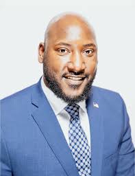 Clerk overturns disqualification of city council candidate