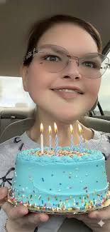 Happy Birthday to you Tammy🎉🎂🎈🎈🎈🥳🎊