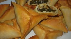 الطريقة ألاصلية لعمل فطائر السبانخ اللبنانية المقرمشة Lebanese Spinach Fatayer طعامي Syrian Food Lebanese Recipes Food