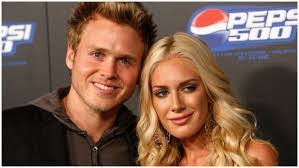 Heidi Hackbarth's Instagram, Twitter & Facebook