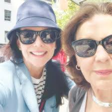 Gilmore Girls' Lauren Graham & Kelly Bishop Reunited On Instagram