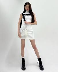 祝19歳！ IVEウォニョンが“奇跡の10頭身”で披露したおしゃれ私服＆衣装15選【2023年最新】｜ハーパーズ バザー（Harpers  BAZAAR）公式