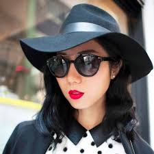 Cynthia Lo (@redclosetcom)