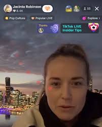 My first proper @tiktok live with a rooftop workout & sunset 😍 Scroll to  the end for a video highlight 👉 Thanks to everyone who jumped