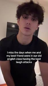 Video di ser🕷️ (@seraahr) con crushing by sombr out august 22nd