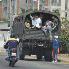 Ahora puede publicar gratis anuncios clasificados detransporte en venezuela o en cualquiera otro pais. El Transporte Publico En Venezuela Funciona A La Minima Capacidad Y Obliga A Los Ciudadanos A Usar Perreras Como Alternativa Infobae