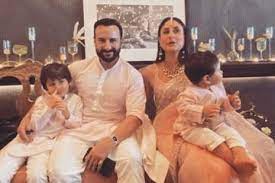 Momen Lucu Anak Saif Ali Khan Menggaruk Kaki Jehangir Ali Khan, Potret Anak  Kareena Kapoor Menggemaskan - Semua Halaman - Nakita