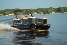 What are the best brands for buying pontoon boat? 15 Top Pontoon Deck Boats For 2018 Powerboating Com