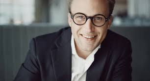 Stefan Czarniecki's Instagram, Twitter & Facebook