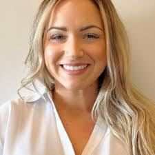 Tiffanie Flores's Instagram, Twitter & Facebook