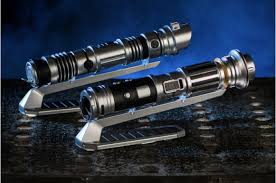 New Details Revealed Savi S Workshop Handbuilt Lightsabers In Star Wars Galaxy S Edge The Disney Food Blog Custom Lightsaber Disney Star Wars Star Wars Galaxies