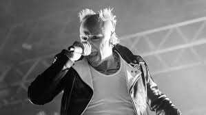 Really interesting music, with really unique uses for random instruments. Grosse Trauer Um The Prodigy Sanger Keith Flint Stars Und Fans Nehmen Abschied