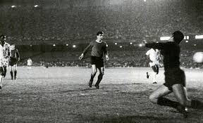 Alexander guzman e john leon (col) árbitro de vídeo: Libertadores 1964 Santos 2 X Independiente 3 Os Rojos Deram Um Grande Golpe Ao Vencer No Maracana Tras Estar Perdendo 2 A 0 Conmebol