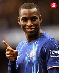 ⚡ Nicolas Jackson don score again o! 🔥 Na him 10th Premier League goal be  this plus 5 assists — and he don give Chelsea lead against Everton! 🔵👏  Jackson dey ball