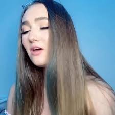 And if you are Ever Feeling Lonely, Just Look at the Moon.  Someone,Somewhere, Is Looking At It TOO!! 😘🌕, ., ., ., #music #moon  #smile @capital.records_ #singers #instamusic #viral #producer #livemusic  ...