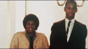 R Kelly Speaks Weird About His Mother Youtube