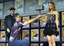 Natalie portman returning to the marvel cinematic universe as the female thor. Thor Wird Eine Frau Natalie Portman Ubernimmt Die Rolle
